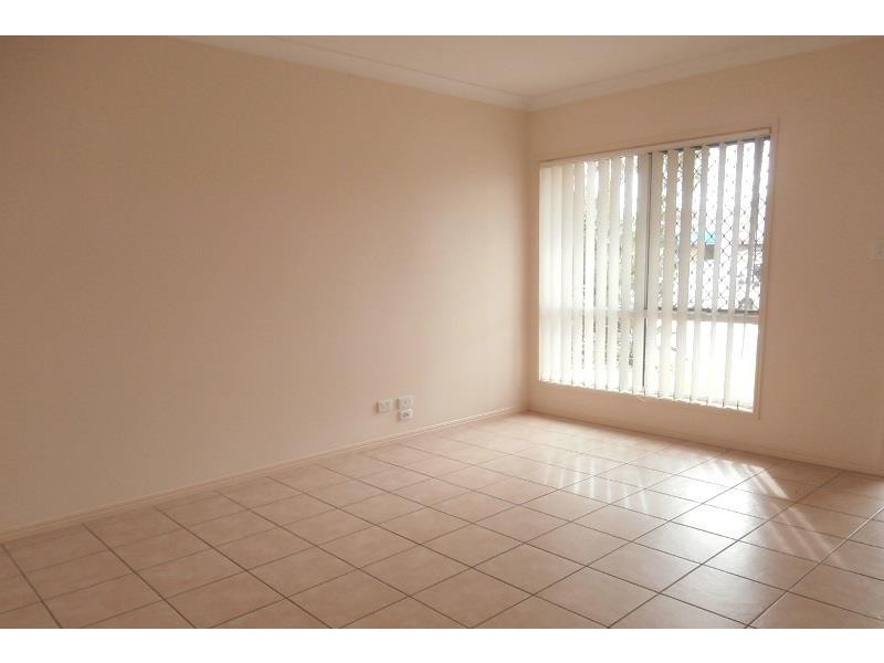 3 Hubner Dr, Rothwell QLD 4022