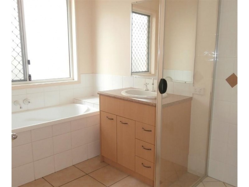 3 Hubner Dr, Rothwell QLD 4022