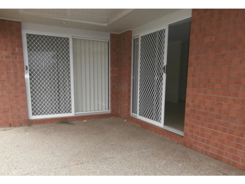 3 Hubner Dr, Rothwell QLD 4022