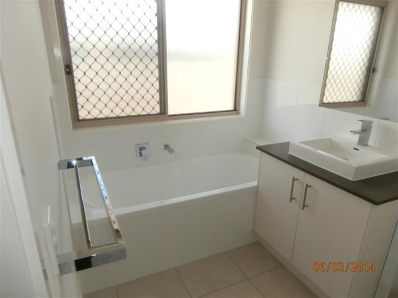 16 Breezeway Dr, Bahrs Scrub QLD 4207