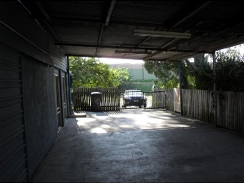 36 Rossiter St, Morningside QLD 4170