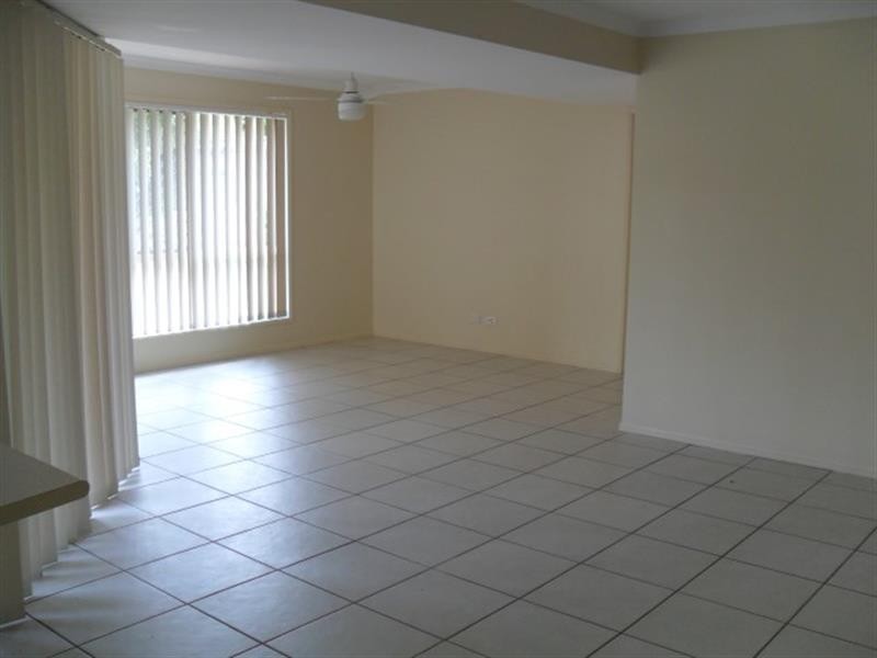 18 Mitchell Pl, Parkinson QLD 4115