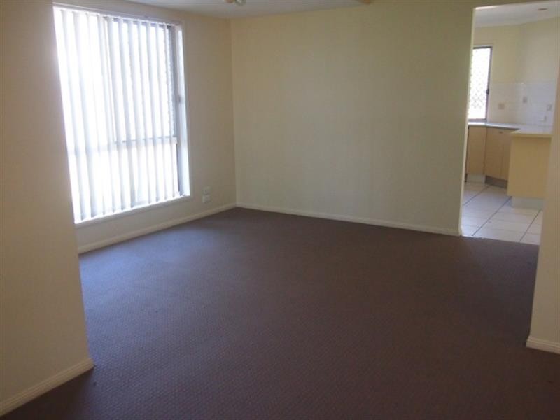 18 Mitchell Pl, Parkinson QLD 4115