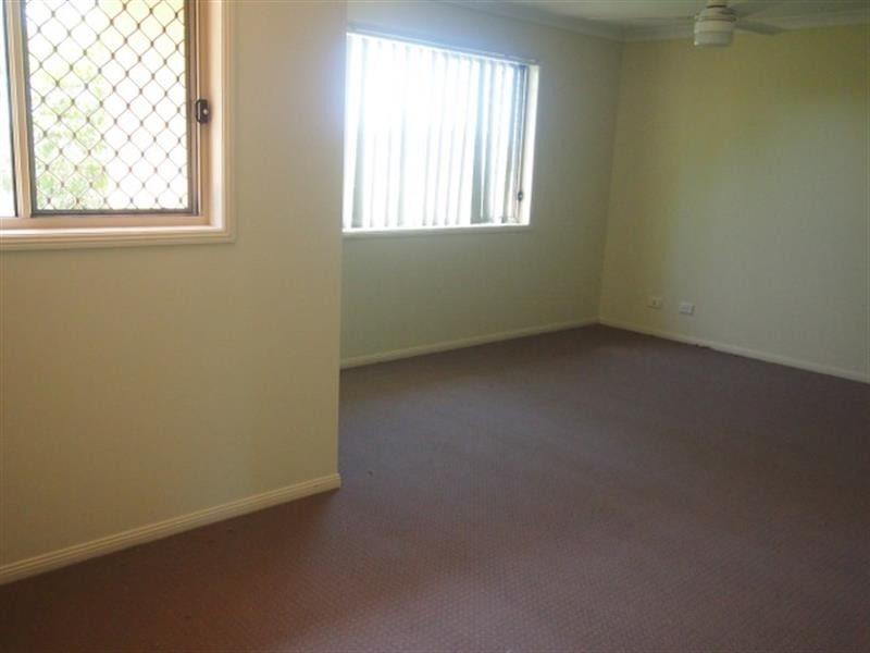 18 Mitchell Pl, Parkinson QLD 4115