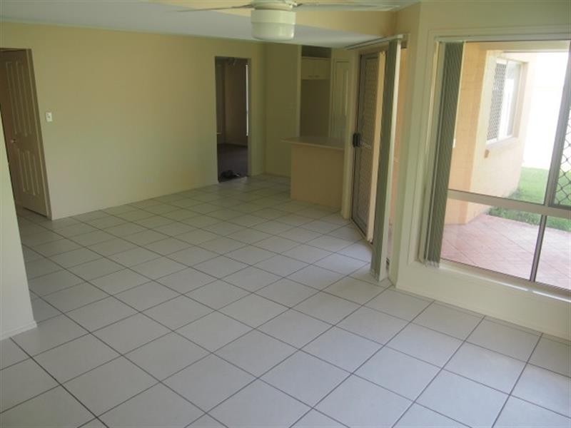 18 Mitchell Pl, Parkinson QLD 4115