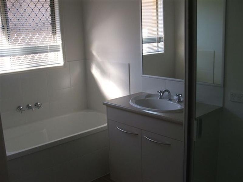 17 Zuleikha Dr, Underwood QLD 4119