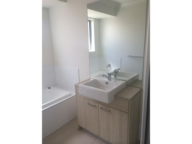 61 Brookside  Cct, Ormeau QLD 4208