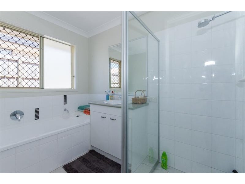 6 Fiddlewood St, Victoria Point QLD 4165