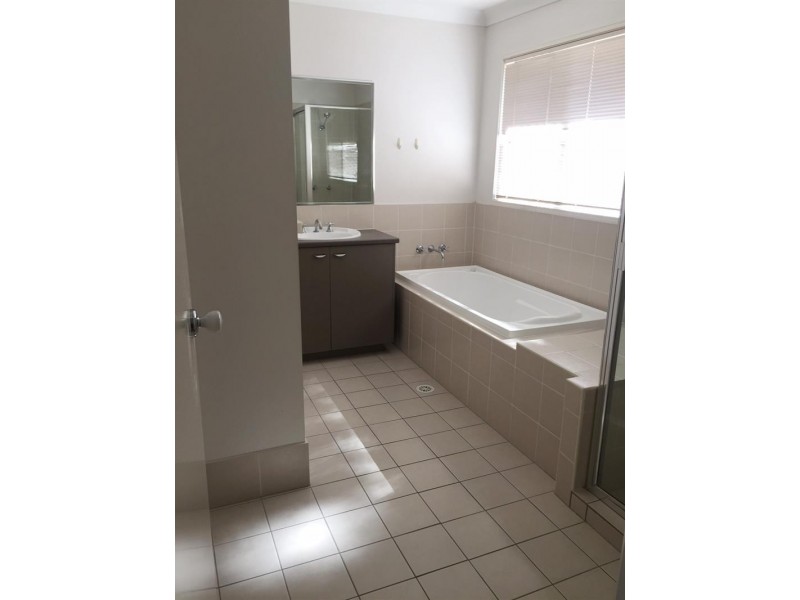 6 Mowie Cl, Underwood QLD 4119
