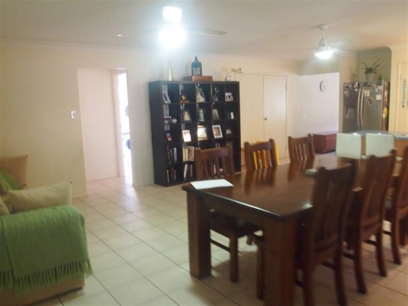 43 Brookside Pl, Lota QLD 4179