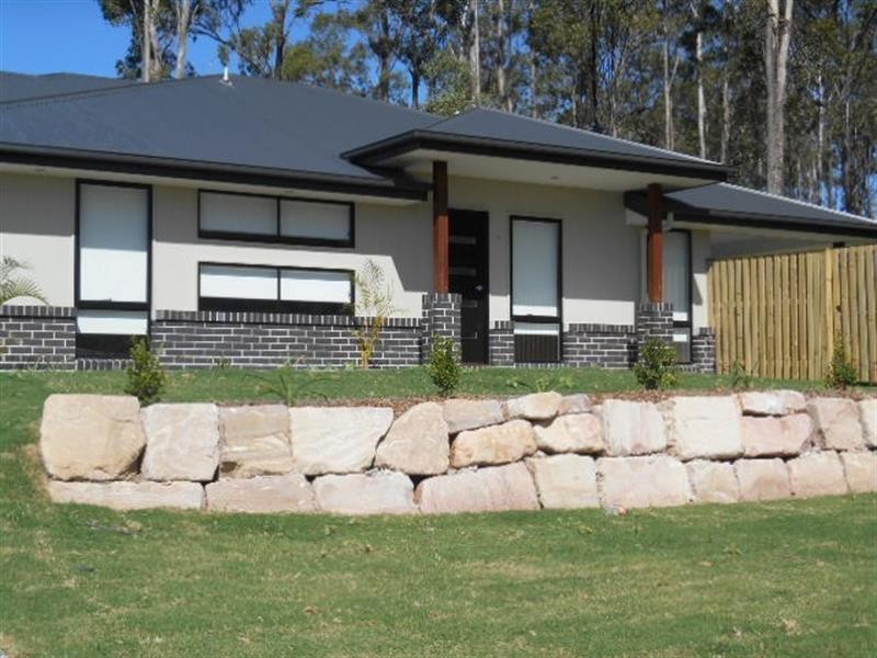 27B Eustace Cct, Augustine Heights QLD 4300