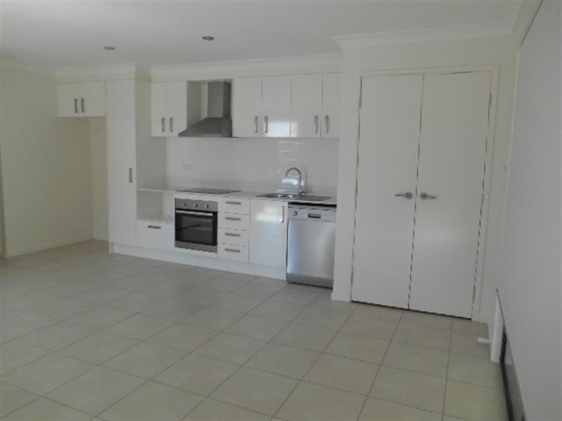 27B Eustace Cct, Augustine Heights QLD 4300