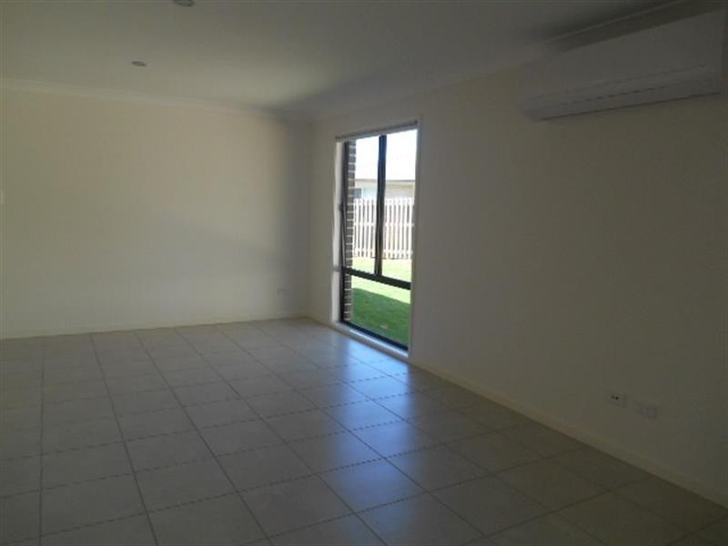 27A Eustace Cct, Augustine Heights QLD 4300