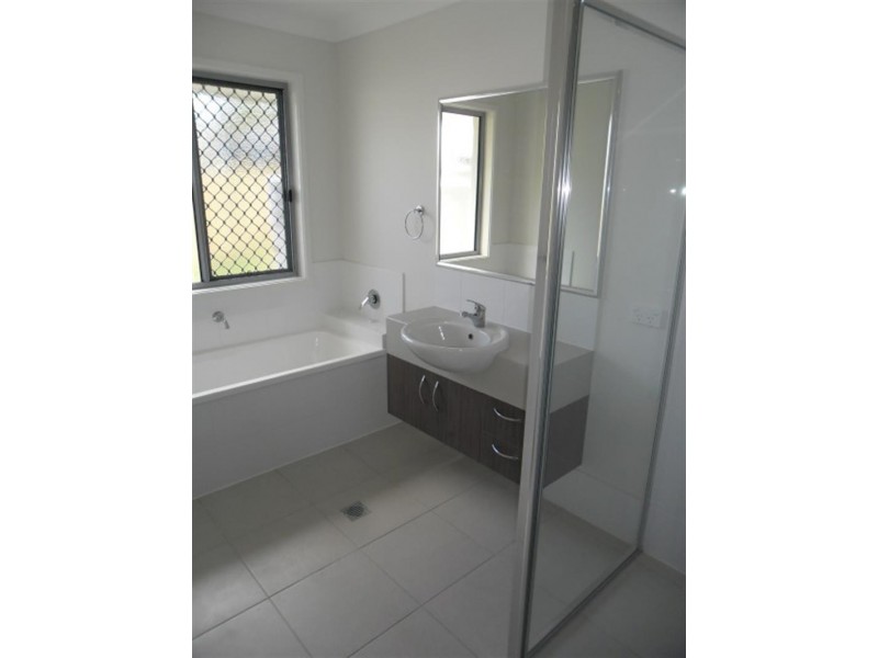 27 Bellflower Cres, Mount Cotton QLD 4165