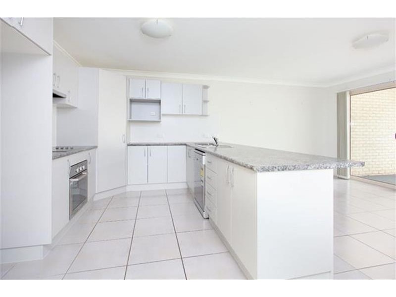 1/2 Whitlock Dr, Rothwell QLD 4022