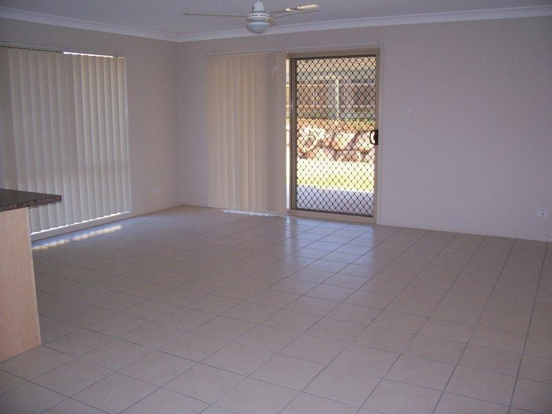 10 Griffen  Pl, Crestmead QLD 4132
