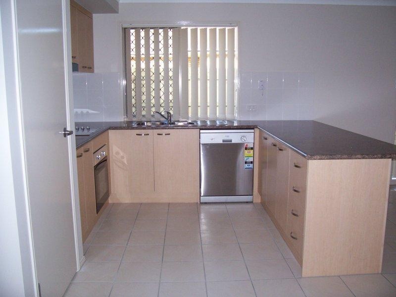 10 Griffen  Pl, Crestmead QLD 4132