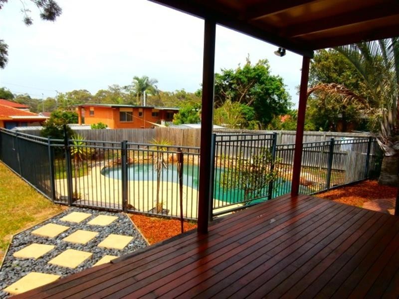 19 Raquel Ave, Springwood QLD 4127