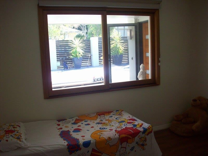 19 Raquel Ave, Springwood QLD 4127