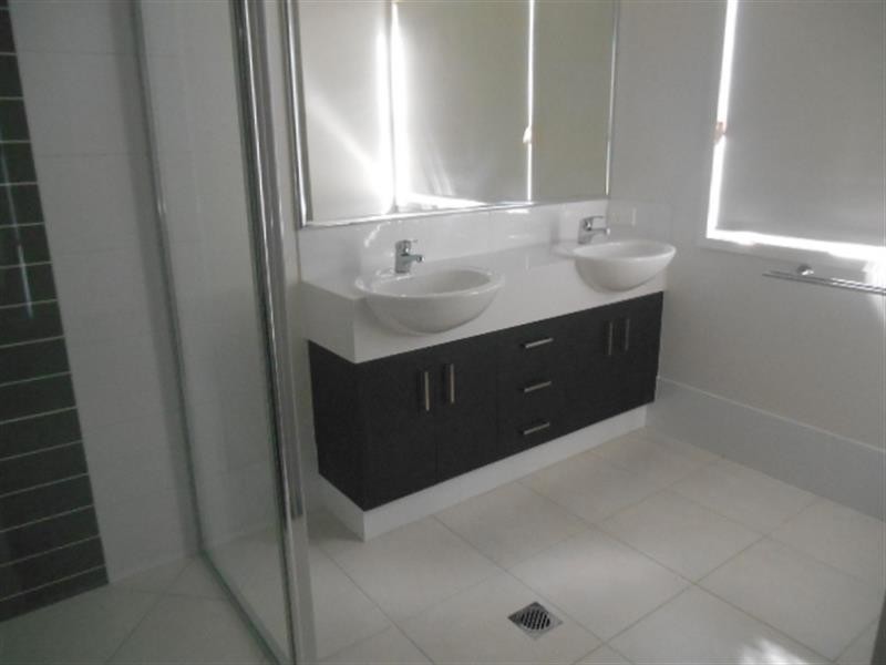 15 Wylie  St, Springfield Lakes QLD 4300