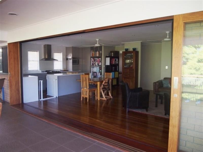 129 Springwood Rd, Springwood QLD 4127