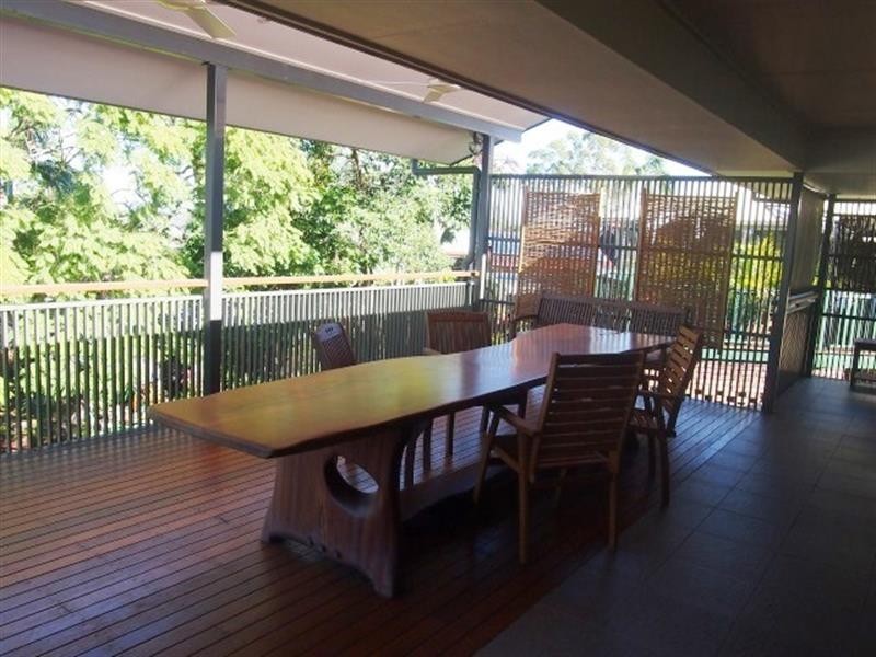 129 Springwood Rd, Springwood QLD 4127