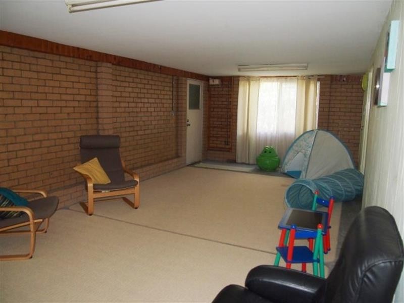 129 Springwood Rd, Springwood QLD 4127