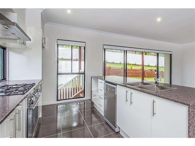 26 Dray Ct, Riverhills QLD 4074