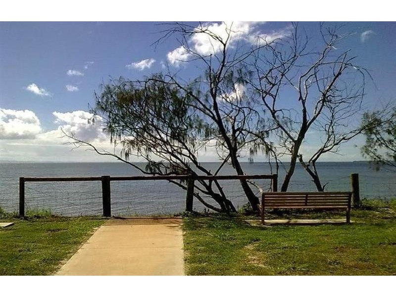 2 Coffey Ct, Beachmere QLD 4510