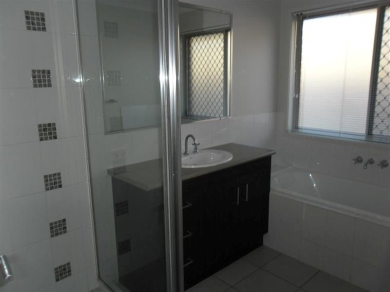 24 Somerwil Cres, Bellbird Park QLD 4300