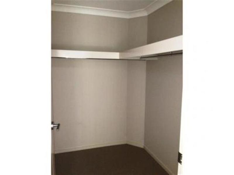 17 Messara Cct, Durack QLD 4077