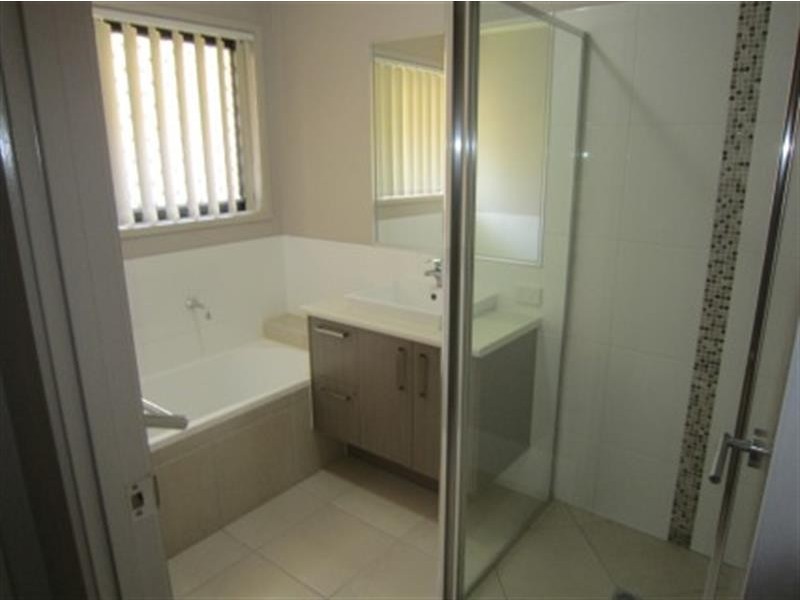 17 Messara Cct, Durack QLD 4077