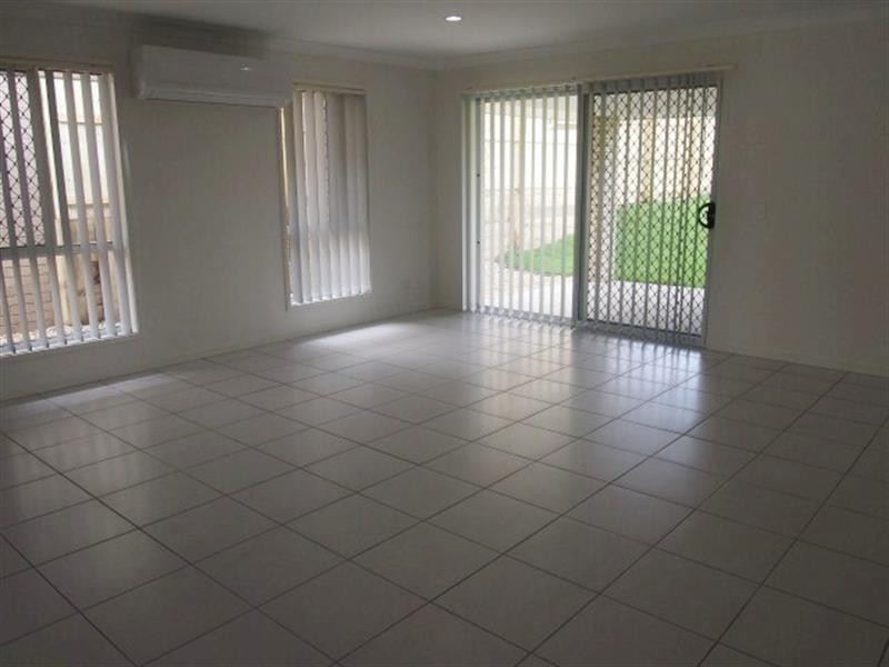 9 Willow Rise Dr, Waterford QLD 4133