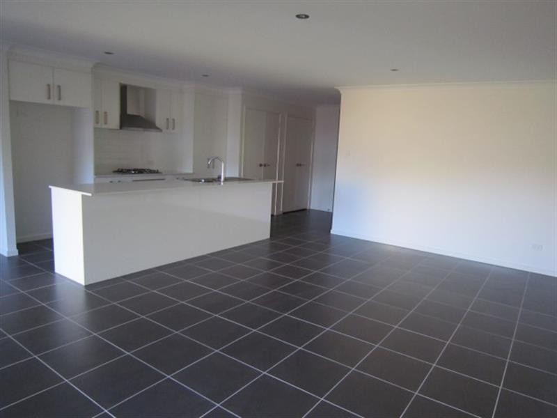 13A Morris Cres, Bellbird Park QLD 4300