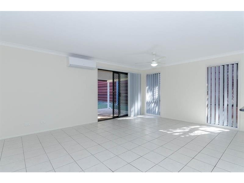 27 Juniper St, Heathwood QLD 4110
