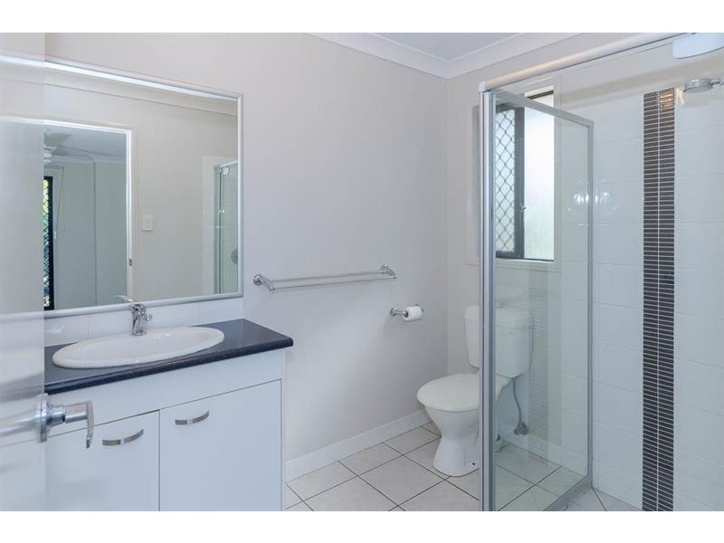 27 Juniper St, Heathwood QLD 4110