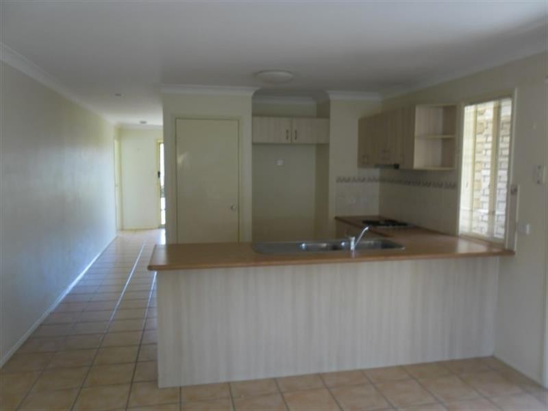 12 Gladebourne  Cres, Victoria Point QLD 4165