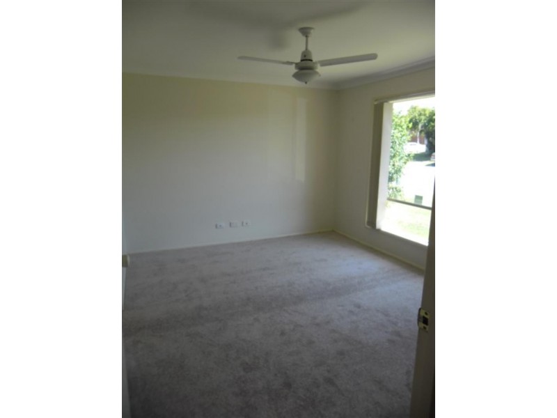 12 Gladebourne  Cres, Victoria Point QLD 4165