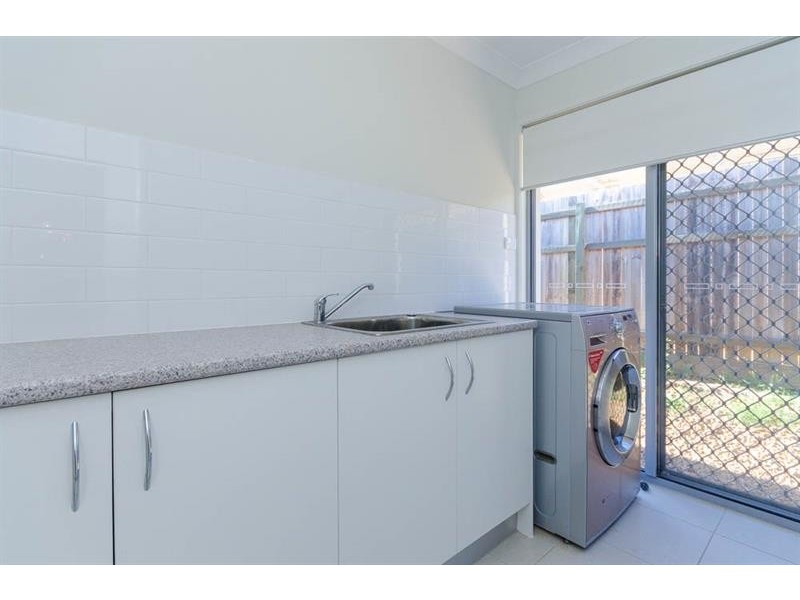 33 Hume Cct, Warner QLD 4500