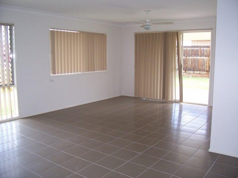 34 Geaney Bvd, Crestmead QLD 4132