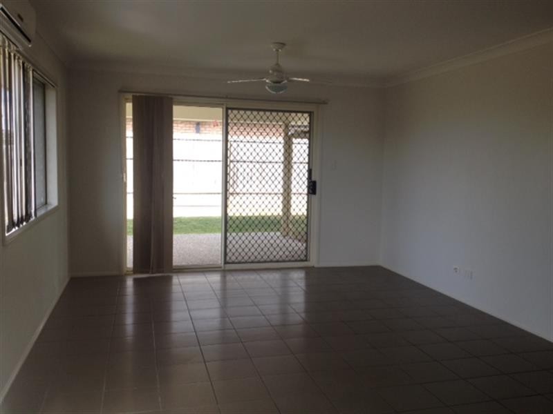 34 Geaney Bvd, Crestmead QLD 4132