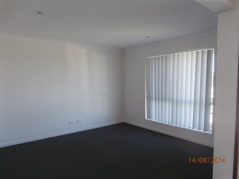 4 Maidstone Lane, Pimpama QLD 4209