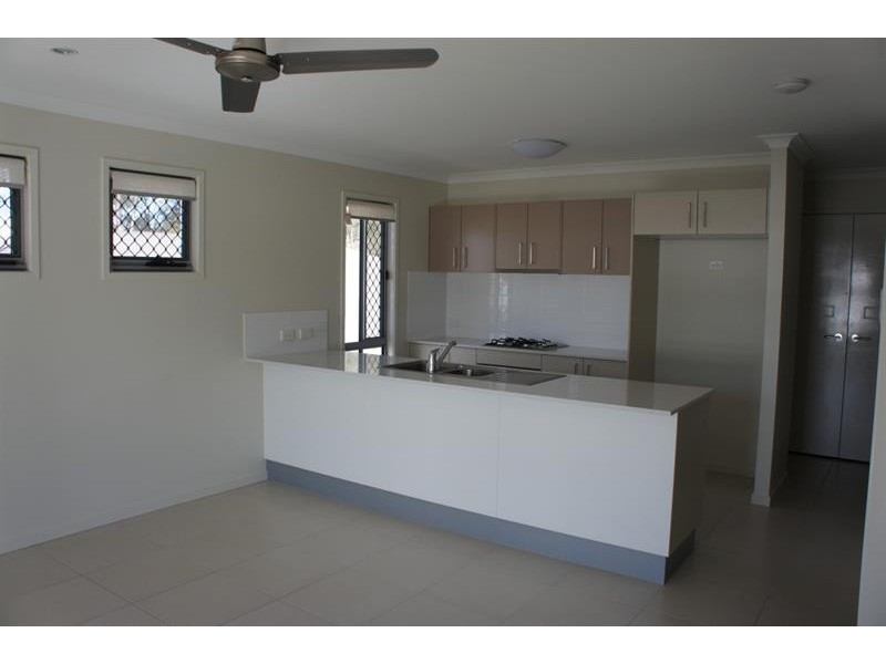2/13 Pamphlett  St, Oxley QLD 4075