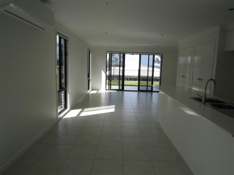 52A Sawmill Cct, Riverhills QLD 4074