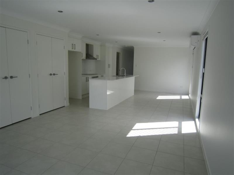 52A Sawmill Cct, Riverhills QLD 4074