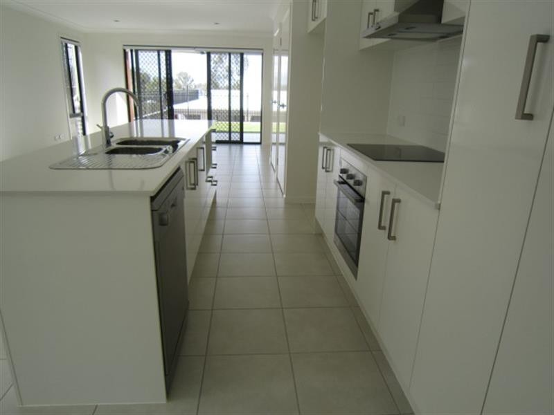 52A Sawmill Cct, Riverhills QLD 4074