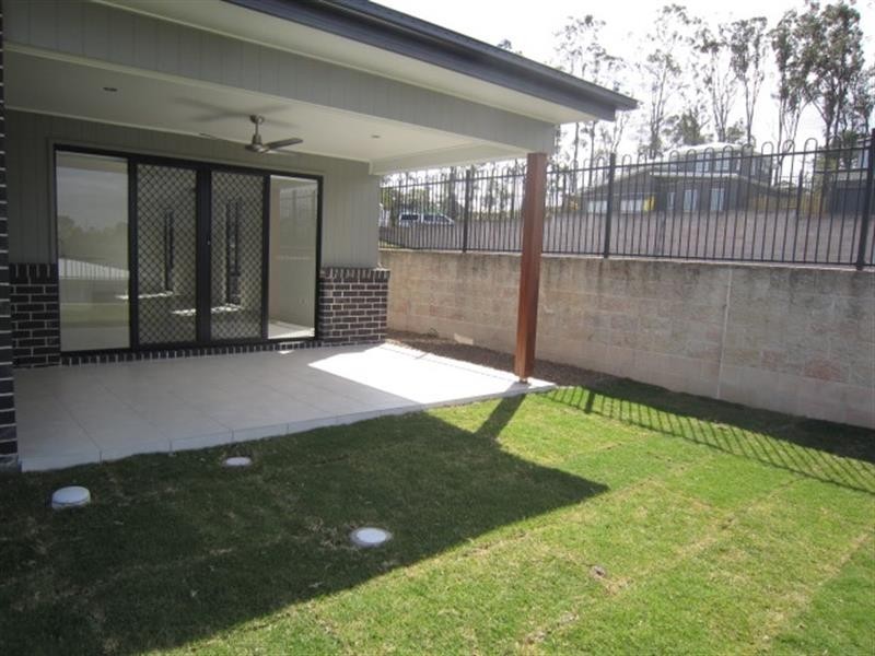 52A Sawmill Cct, Riverhills QLD 4074