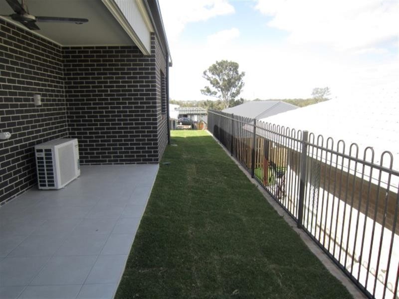 52B Sawmill Cct, Riverhills QLD 4074