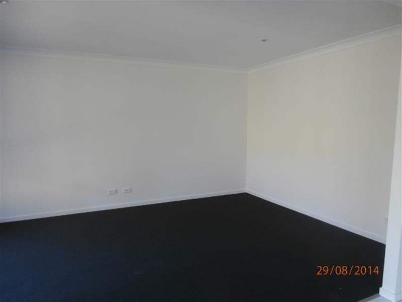 9 Greencastle Pde, Maudsland QLD 4210