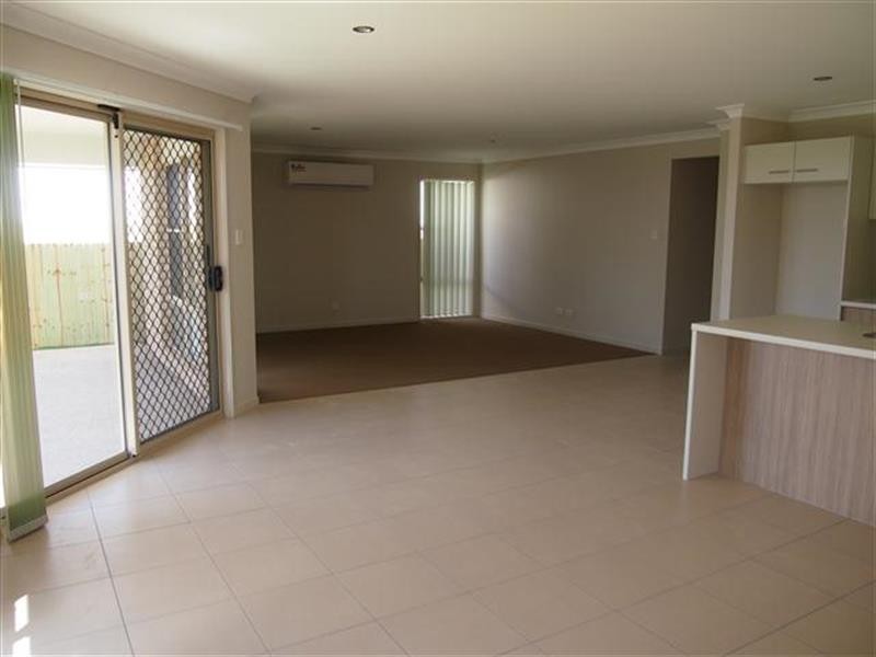 3 Oasis Ct, Marsden QLD 4132